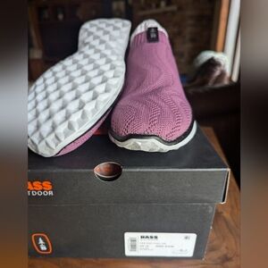 Women's Bass Outdoors knit pull on hiking shoes Sz 10